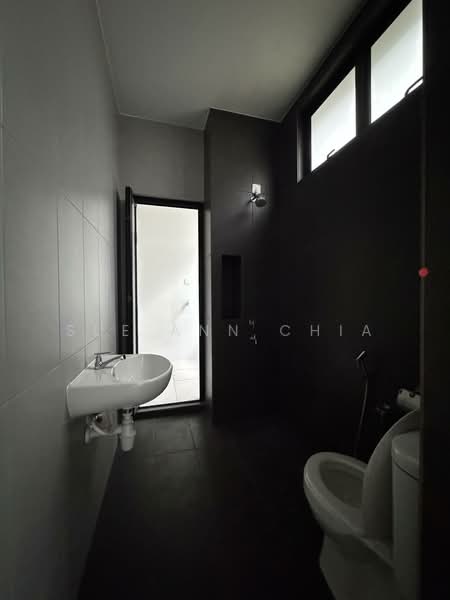 2-storey Terraced House for Sale in Taman Mount Austin (Tebrau) - Sue Ann Chia - Bathroom - PropertyGuru.com.my