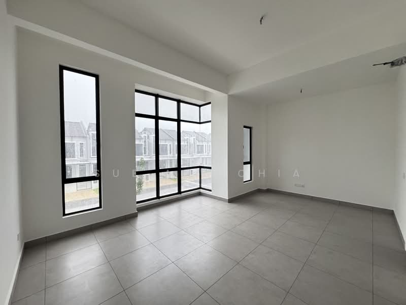 2-storey Terraced House for Sale in Taman Mount Austin (Tebrau) - Sue Ann Chia - Living Room - PropertyGuru.com.my
