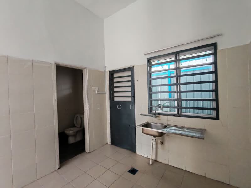 Rumah Teres 2 Tingkat untuk Dijual di Kampung Jawa (Klang) - CL Chew - Bathroom - PropertyGuru.com.my