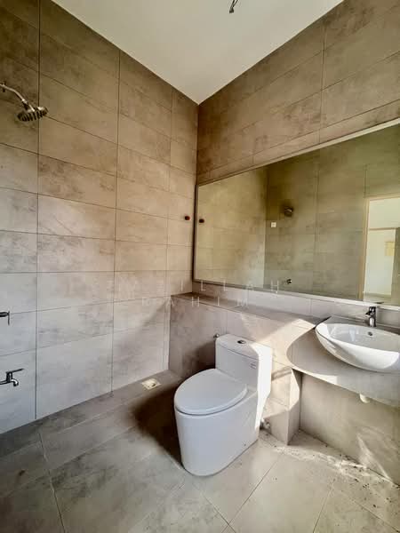 Rumah Berkembar untuk Dijual di Batu Pahat (Johor) - Fazillah Rahim - Bathroom - PropertyGuru.com.my