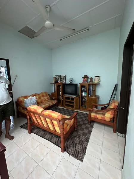 Rumah Teres 2 Tingkat untuk Dijual di Taman Pulai Utama (Skudai) - Vincent Gian - Living Room - PropertyGuru.com.my
