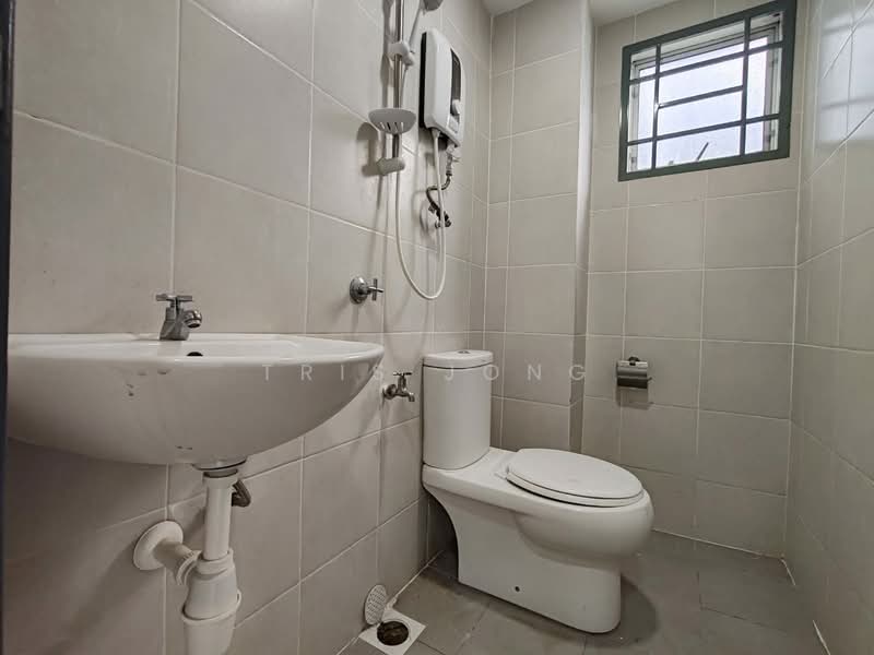 Pangsapuri untuk Dijual di 125 Rich Residence - Tris Jong - Bathroom - PropertyGuru.com.my