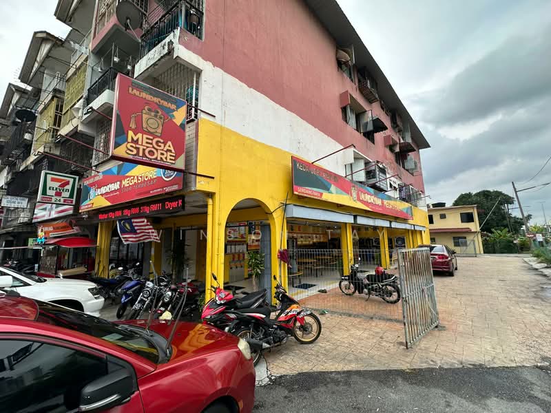 Shop for Sale in Serdang Raya (Seri Kembangan) - Winson Tay - Exterior - PropertyGuru.com.my