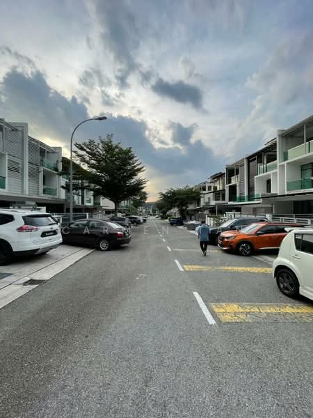 3-storey Terraced House for Sale in Puchong (Selangor) - Carmen Tan - Exterior - PropertyGuru.com.my