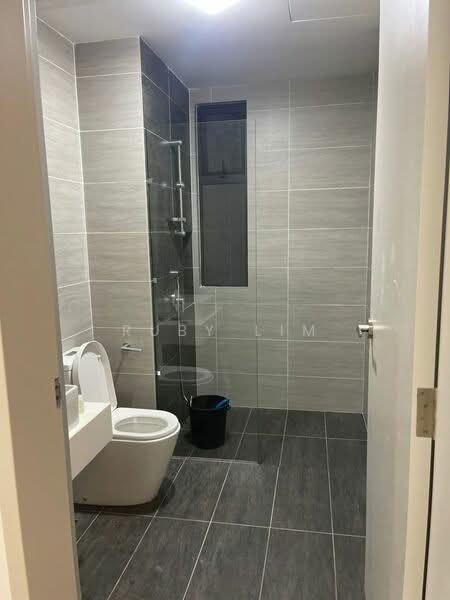 Kondominium untuk Dijual di Riana Green Condominium - Ruby Lim - Bathroom - PropertyGuru.com.my