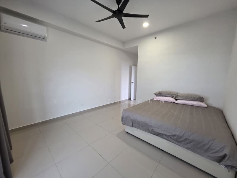 Service Residence for Sale at SUNSHINE RESIDENCE - Kenneth Kung - Bedroom - PropertyGuru.com.my