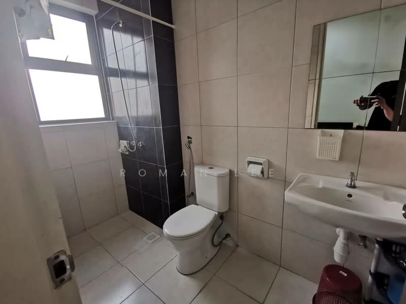 Servis Apartment untuk Disewa di D'Pulze Cyberjaya - Roman Lee - Bathroom - PropertyGuru.com.my
