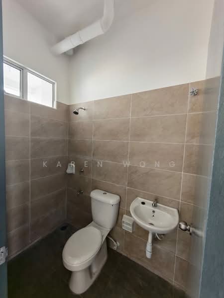 2-storey Terraced House for Sale in Taman Dato Onn (Johor Bahru) - Karen Wong - Bathroom - PropertyGuru.com.my
