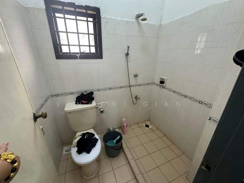 2-storey Terraced House for Sale in Bandar Seri Alam (Masai) - Vincent Gian - Bathroom - PropertyGuru.com.my