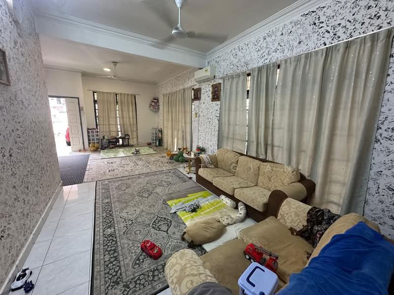 2-storey Terraced House for Sale in Bandar Seri Alam (Masai) - Vincent Gian - Living Room - PropertyGuru.com.my