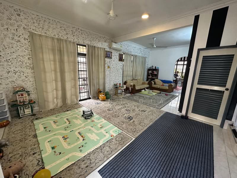 2-storey Terraced House for Sale in Bandar Seri Alam (Masai) - Vincent Gian - Living Room - PropertyGuru.com.my