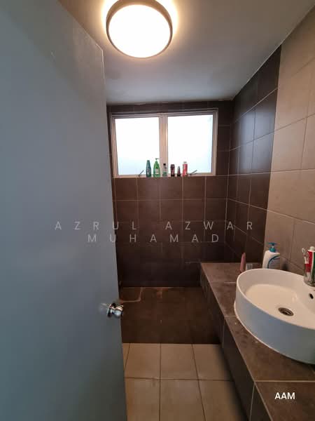 Pangsapuri untuk Dijual di Vista Hijauan - Azrul Azwar Muhamad - Bathroom - PropertyGuru.com.my