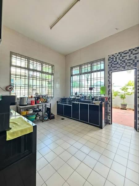 Rumah Berkembar untuk Dijual di Taman Bukit Jaya (Ulu Tiram) - Darren Ho - Kitchen - PropertyGuru.com.my