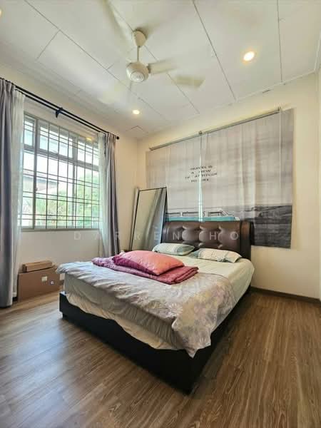 Rumah Berkembar untuk Dijual di Taman Bukit Jaya (Ulu Tiram) - Darren Ho - Bedroom - PropertyGuru.com.my