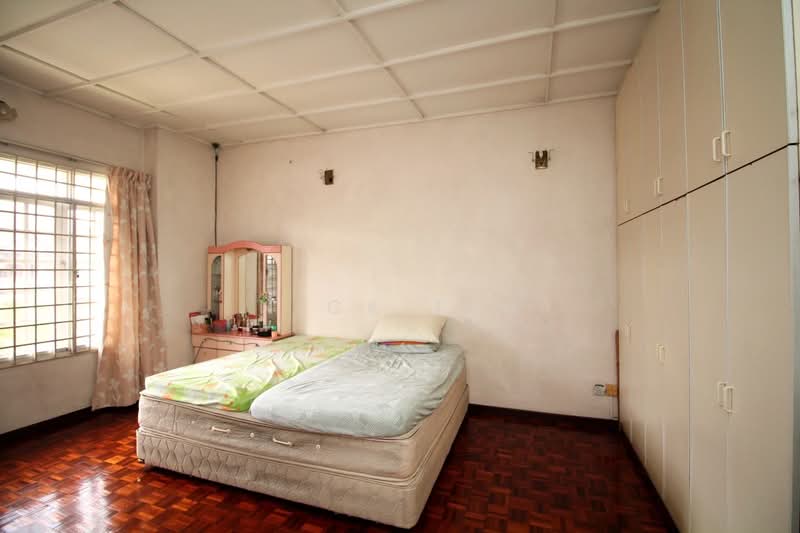 Rumah Teres 2 Tingkat untuk Dijual di Taman Sea (Petaling Jaya) - Nick Teh - Bedroom - PropertyGuru.com.my