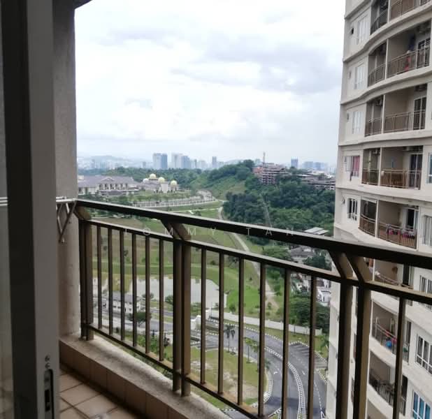 Servis Apartment untuk Disewa di Windsor Tower - TOMMY TAN - Balcony - PropertyGuru.com.my