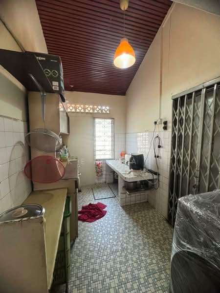 Rumah Teres 1 Tingkat untuk Dijual di Kepong Baru (Kepong) - Ken Lai - Kitchen - PropertyGuru.com.my