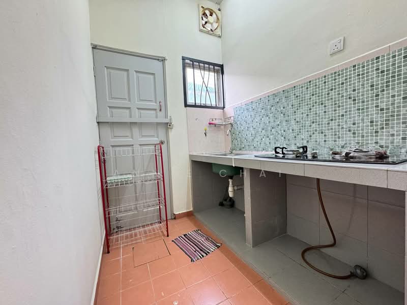 Rumah Teres 1 Tingkat untuk Disewa di Taman Mount Austin (Tebrau) - Annie Chai - Kitchen - PropertyGuru.com.my