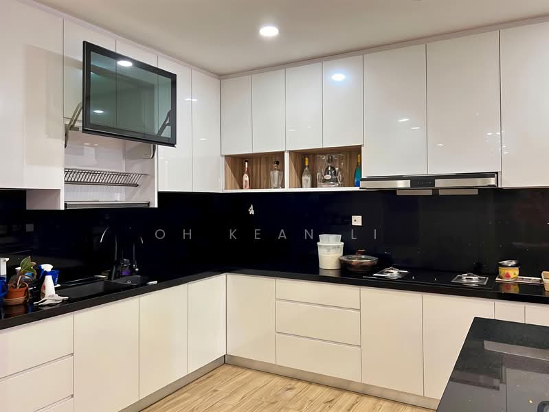 Service Residence for Sale at Woodsbury Suites - Oh Kean Li - Kitchen - PropertyGuru.com.my