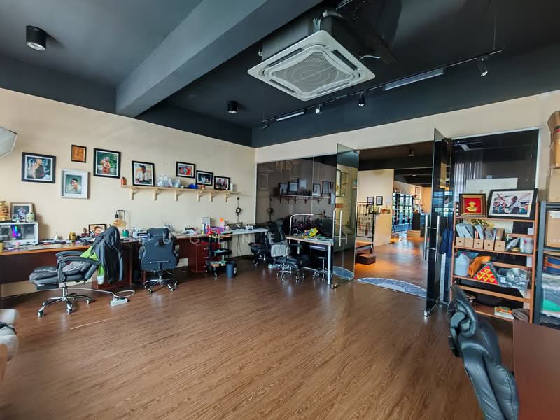 Kedai / Pejabat untuk Dijual di Taman Mount Austin (Tebrau) - Eugene Khoo - Study - PropertyGuru.com.my
