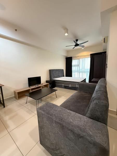 Servis Apartment untuk Disewa di HYVE - Jay Tan - Living Room - PropertyGuru.com.my