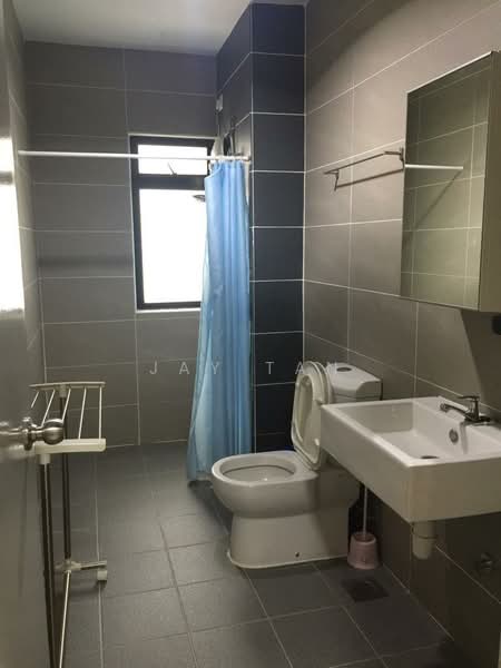 Servis Apartment untuk Disewa di HYVE - Jay Tan - Bathroom - PropertyGuru.com.my