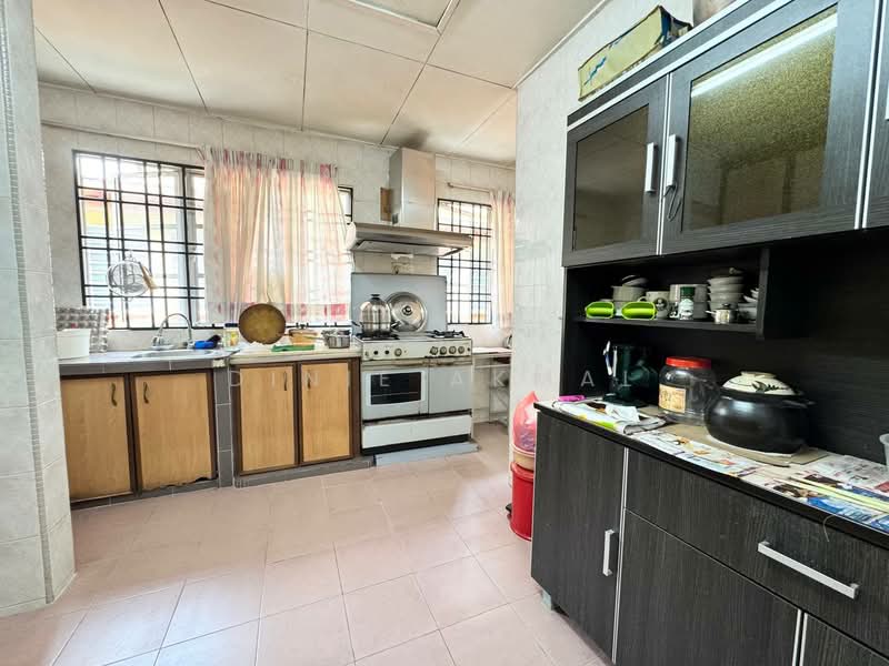 2-storey Terraced House for Sale in Bukit Jelutong (Shah Alam) - Dinie Akmal - Kitchen - PropertyGuru.com.my