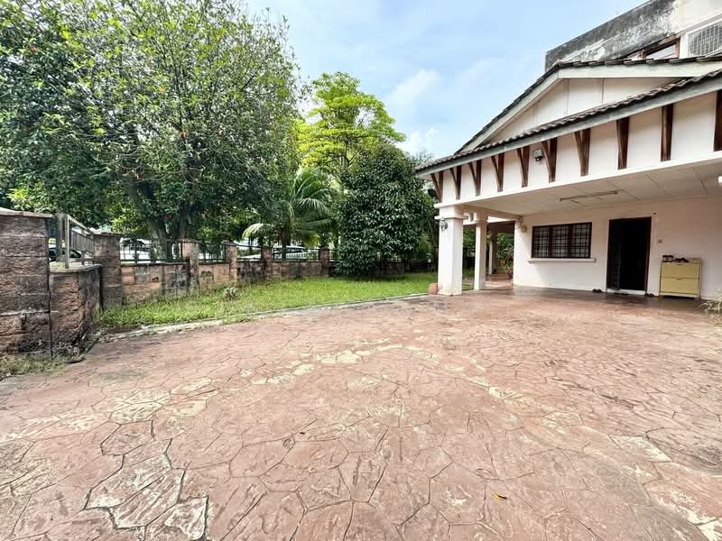 2-storey Terraced House for Sale in Bukit Jelutong (Shah Alam) - Dinie Akmal - Exterior - PropertyGuru.com.my