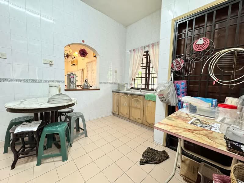 2-storey Terraced House for Sale in Bukit Jelutong (Shah Alam) - Dinie Akmal - Kitchen - PropertyGuru.com.my
