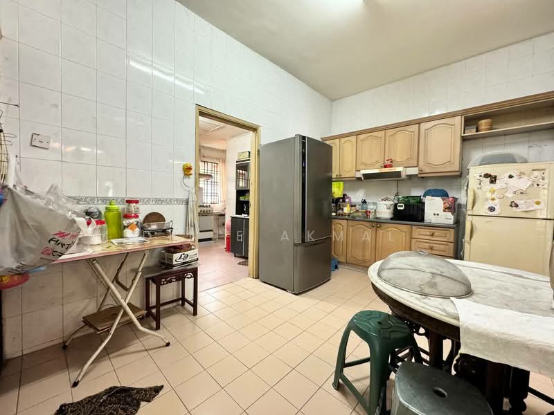 2-storey Terraced House for Sale in Bukit Jelutong (Shah Alam) - Dinie Akmal - Kitchen - PropertyGuru.com.my