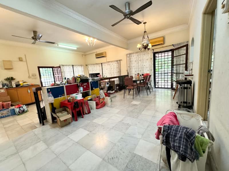2-storey Terraced House for Sale in Bukit Jelutong (Shah Alam) - Dinie Akmal - Living Room - PropertyGuru.com.my