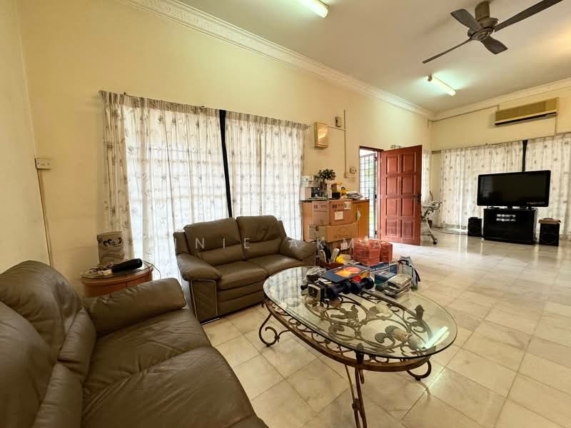 2-storey Terraced House for Sale in Bukit Jelutong (Shah Alam) - Dinie Akmal - Living Room - PropertyGuru.com.my