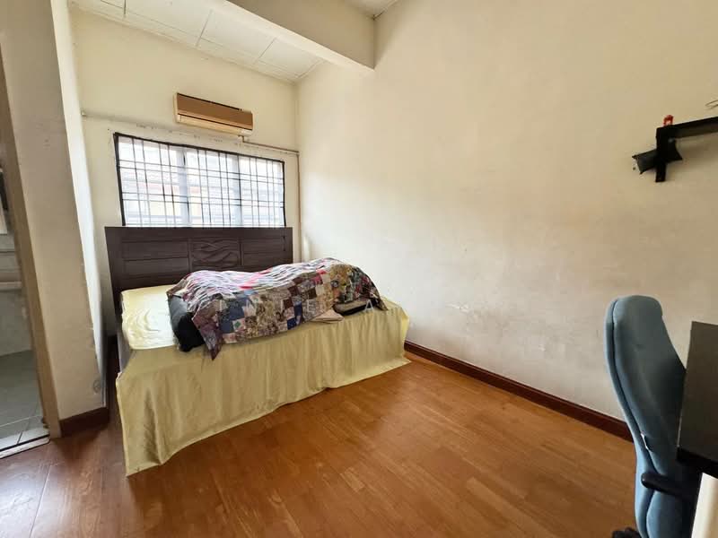 2-storey Terraced House for Sale in Bukit Jelutong (Shah Alam) - Dinie Akmal - Bedroom - PropertyGuru.com.my