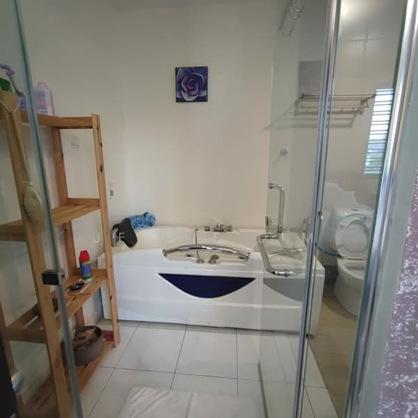 Rumah Teres 2 Tingkat untuk Dijual di Semenyih Parklands (Beranang) - Jessie Lim - Bathroom - PropertyGuru.com.my