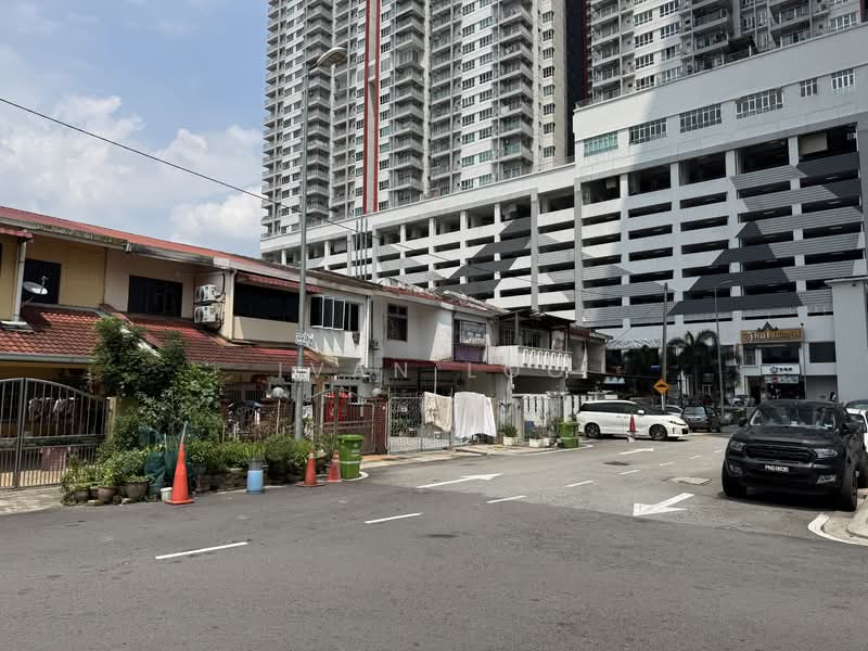 2-storey Terraced House for Sale in Sungai Besi (Kuala Lumpur) - Ivan Loo - Exterior - PropertyGuru.com.my