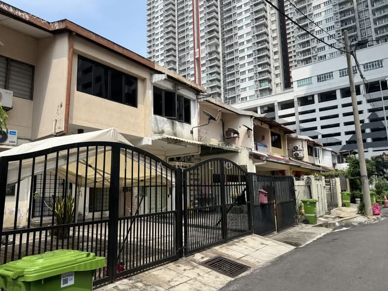 2-storey Terraced House for Sale in Sungai Besi (Kuala Lumpur) - Ivan Loo - Exterior - PropertyGuru.com.my