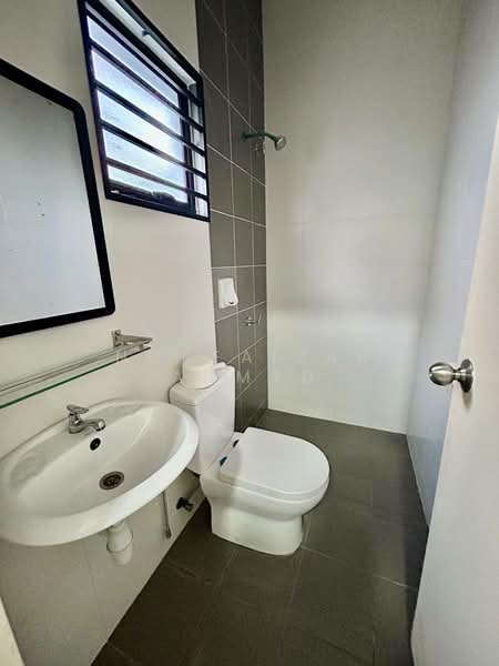 2-storey Terraced House for Sale in Seksyen U13 (Setia Alam) - Norfaizah Ahmad - Bathroom - PropertyGuru.com.my