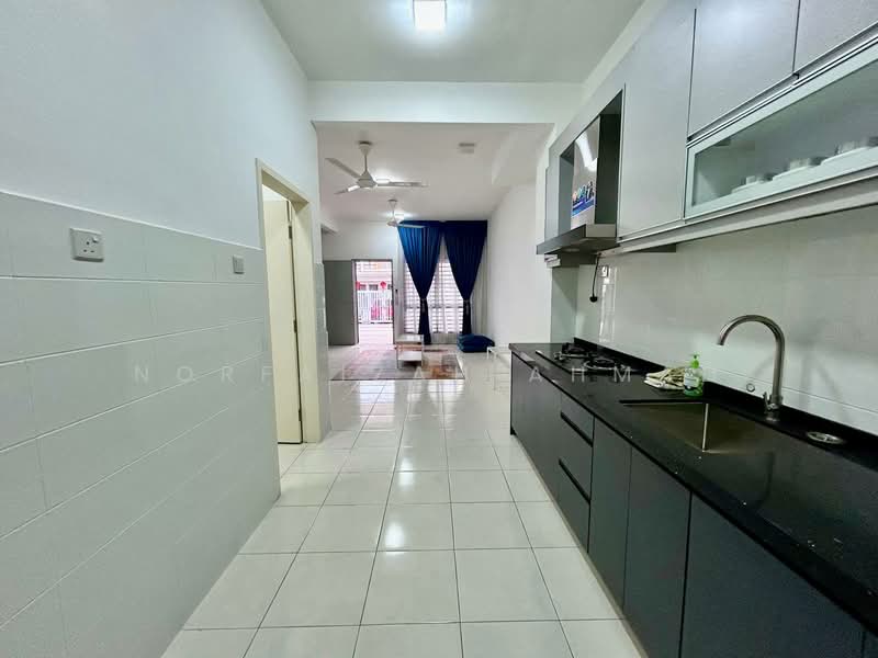 2-storey Terraced House for Sale in Seksyen U13 (Setia Alam) - Norfaizah Ahmad - Kitchen - PropertyGuru.com.my