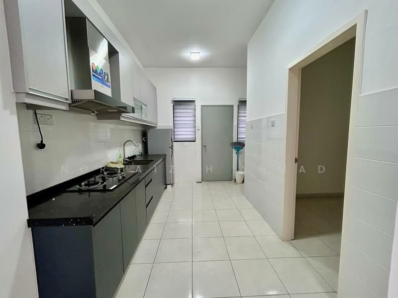 2-storey Terraced House for Sale in Seksyen U13 (Setia Alam) - Norfaizah Ahmad - Kitchen - PropertyGuru.com.my