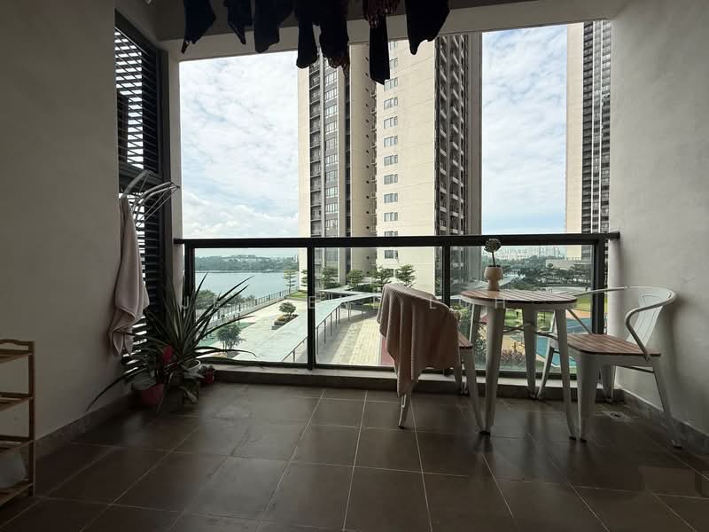 Kondominium untuk Dijual di R&F Princess Cove Phase 2-Seine Region - Jesrene Loh - Balcony - PropertyGuru.com.my
