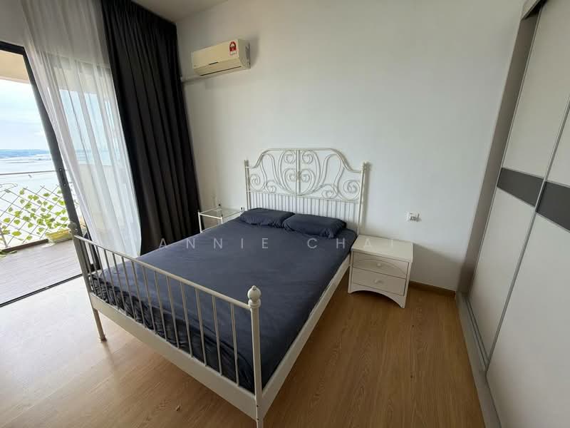 Kondominium untuk Disewa di Royal Strand @ Country Garden Danga Bay - Annie Chai - Bedroom - PropertyGuru.com.my