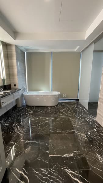 Servis Apartment untuk Dijual di St Regis - Susan Yeoh - Bathroom - PropertyGuru.com.my