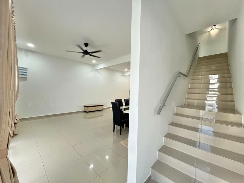 Rumah Teres 2 Tingkat untuk Disewa di Kajang (Selangor) - Zulhaikal Asmadee - Living Room - PropertyGuru.com.my