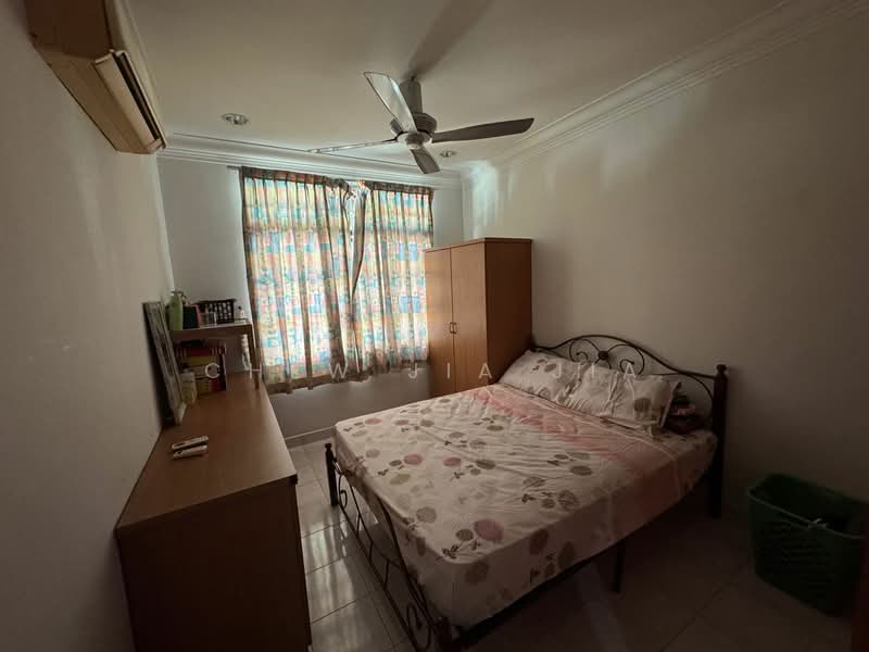 Semi-Detached House for Sale in Taman Pelangi Indah (Ulu Tiram) - Chew Jia Jia - Bedroom - PropertyGuru.com.my