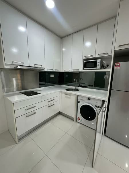 Servis Apartment untuk Disewa di Mercu Summer Suites - Cassey Yong - Kitchen - PropertyGuru.com.my