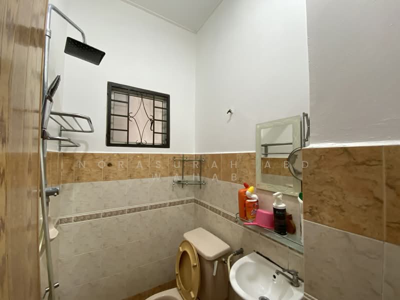 Rumah Teres 2 Tingkat untuk Dijual di Bandar Baru Bangi (Selangor) - Norasurah Abd Wahab - Bathroom - PropertyGuru.com.my