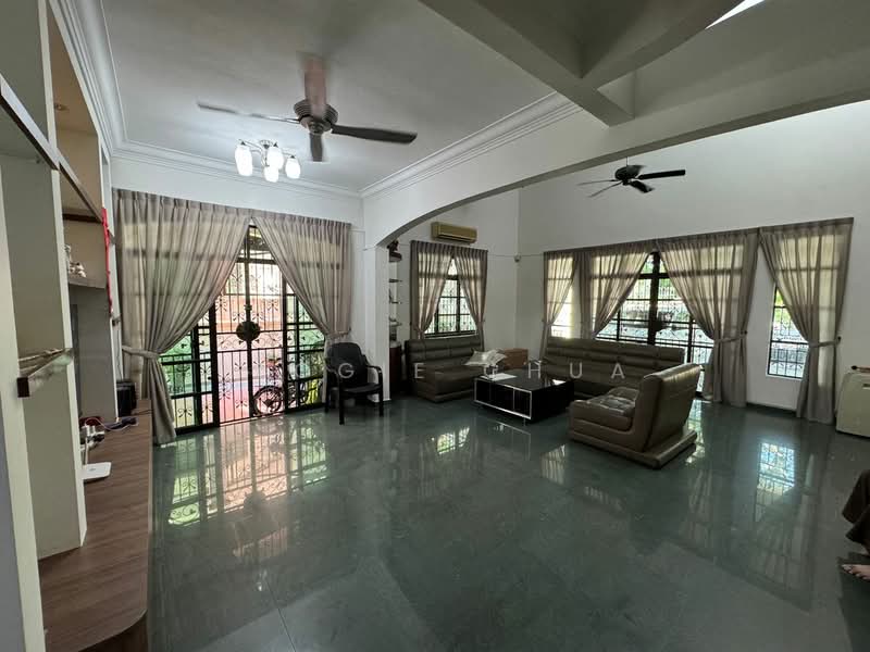 Semi-Detached House for Sale in Taman Pelangi Indah (Ulu Tiram) - Peggie Chua - Living Room - PropertyGuru.com.my