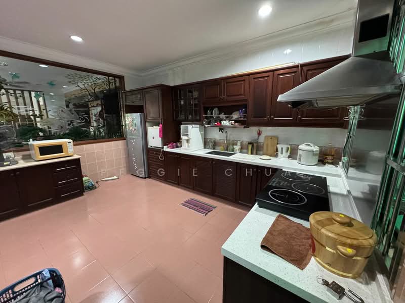 Semi-Detached House for Sale in Taman Pelangi Indah (Ulu Tiram) - Peggie Chua - Kitchen - PropertyGuru.com.my
