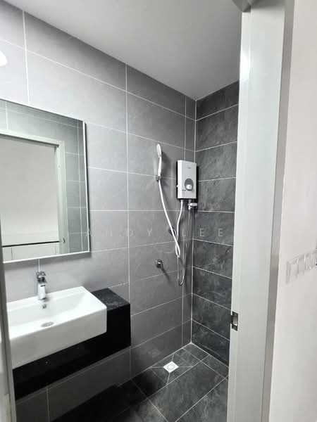Kondominium untuk Disewa di Lucerne Residences - Andy Lee - Bathroom - PropertyGuru.com.my