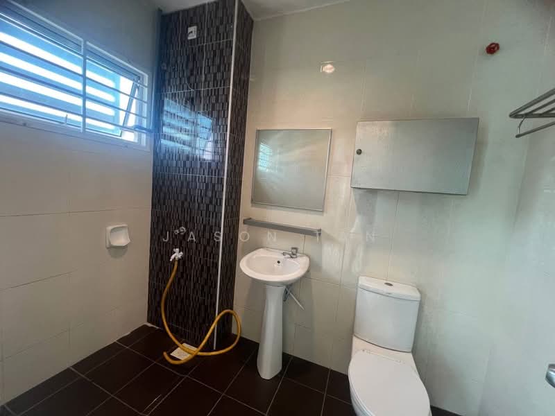 2-storey Terraced House for Sale in Taman Mutiara Rini (Skudai) - Jason Tan - Bathroom - PropertyGuru.com.my